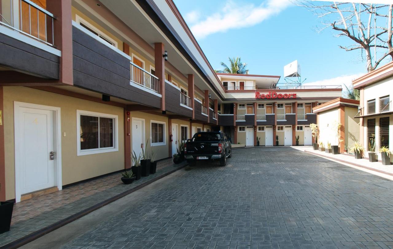 Reddoorz Plus Near Lapasan Plaza كاجايان دي أورو المظهر الخارجي الصورة